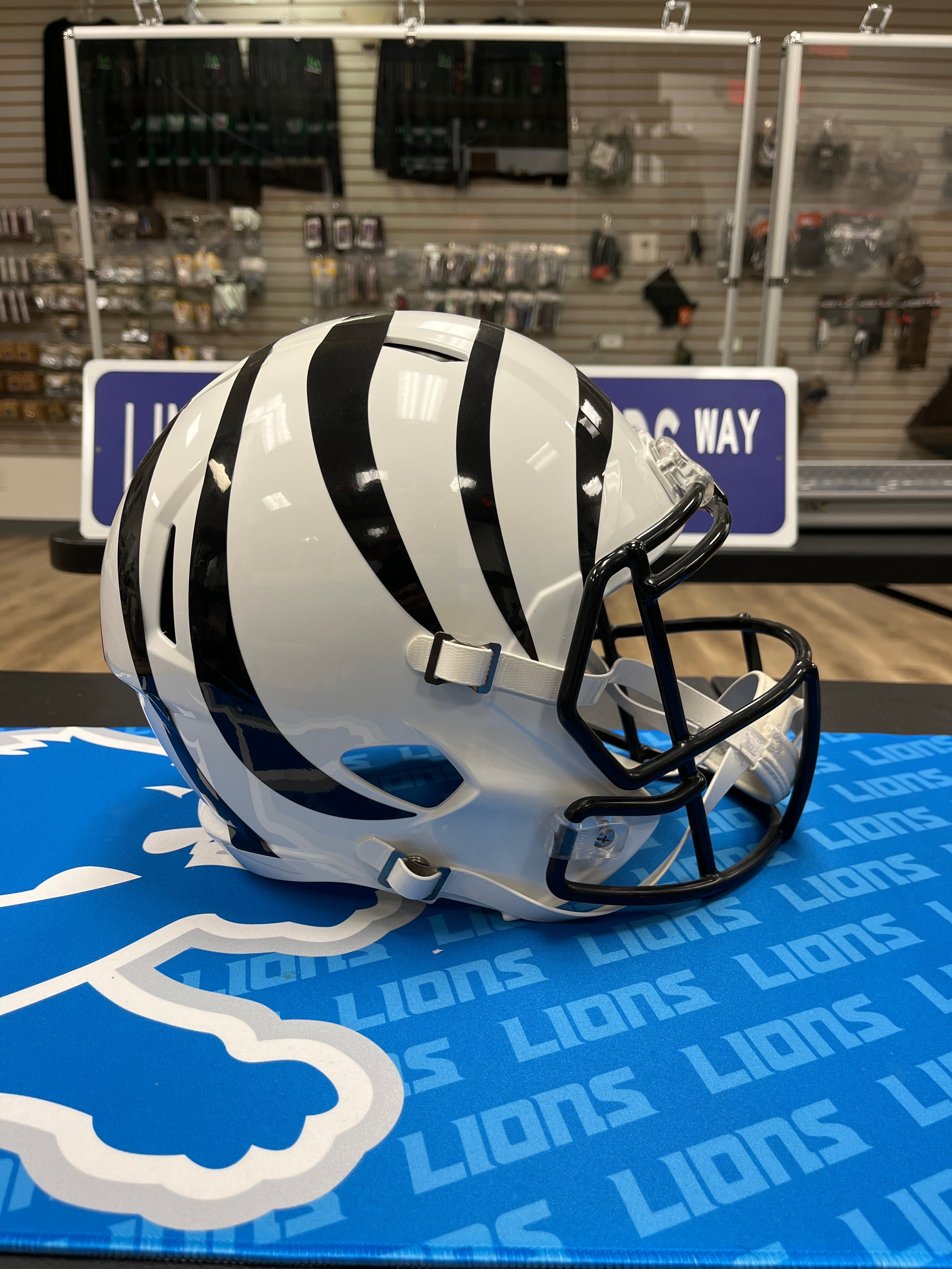 Cincinnati Bengals Alternative White Riddell Replica Helmet No Box